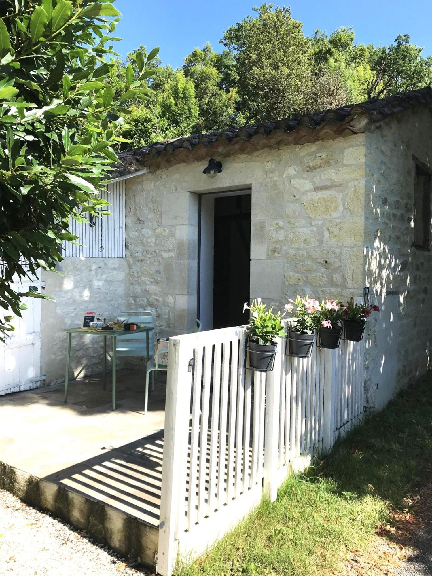 Le Val Du Pech Chantant Chambres D'Hotes Pern Exterior photo